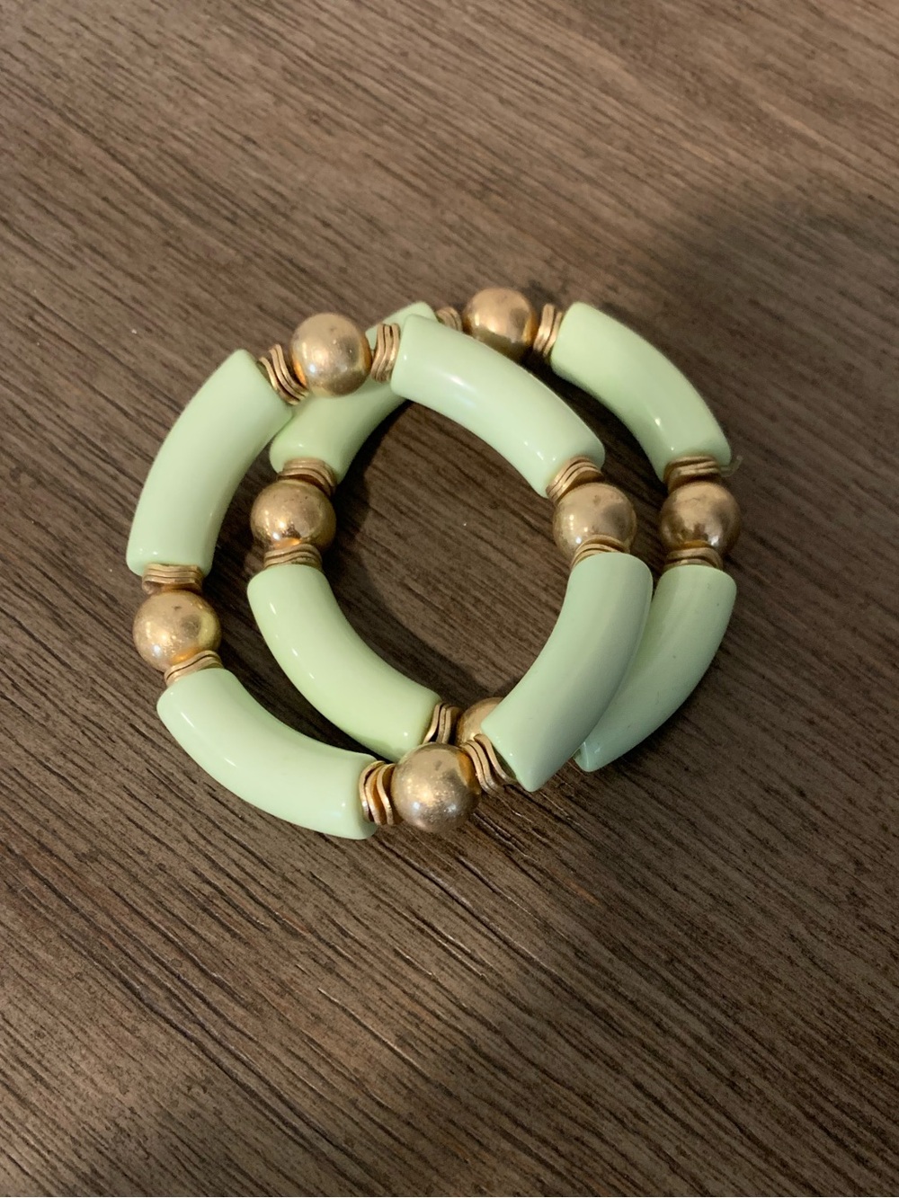 Amazon Mint Green and Gold Stretch Beaded Bracelet